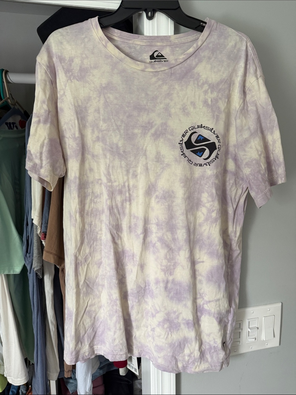 Quiksilver Lavender and Cream Tie-Dye Short Sleeve Tee